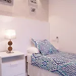 Apartman Comfortable 2 Bedroom Terrace Apartment Beach & Center 4 Guests *